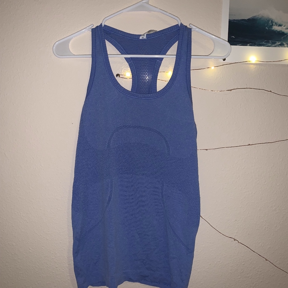 Lululemon exercise tank